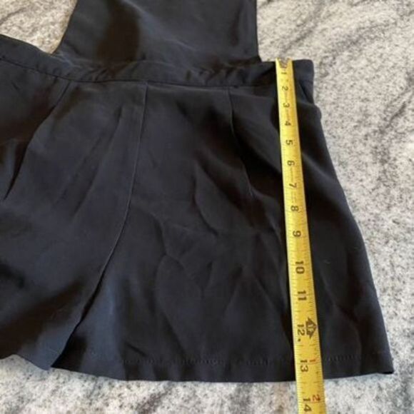 Final price drop Forever 21 Medium Black Dressy Overall Mini Short Jumper Romper - Picture 6 of 9